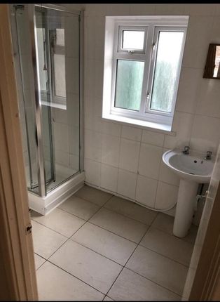 43, Queen Street, Pontypridd photo 5