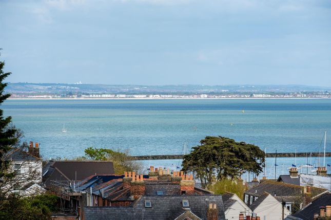 Town house for sale in Park Road, Cowes