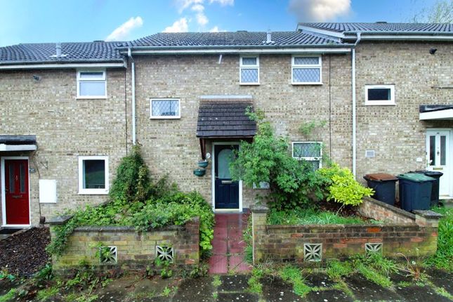 Terraced house for sale in Morris Close, Luton
