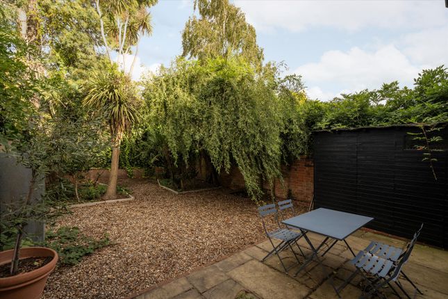 49, Wallingford Avenue, London photo 4