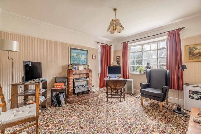 8, Buccleuch Road, Datchet photo 4