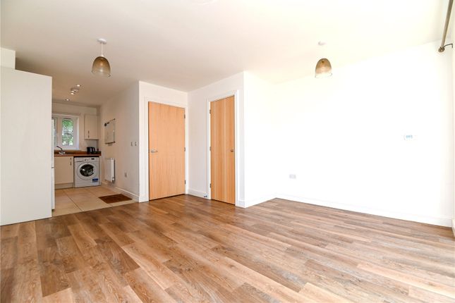 10, Knight Gardens, Hampshire photo 4