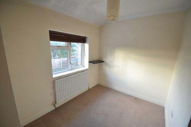 65a Whomerley Road, Stevenage photo 5