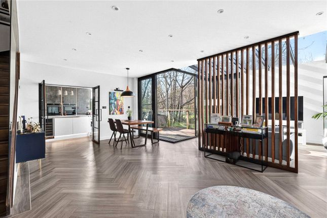 22, Jessamy Road, Surrey photo 4