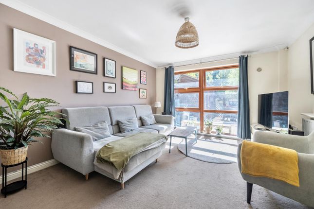 24 Mountain Ash, Tilden Road, Winchester photo 2