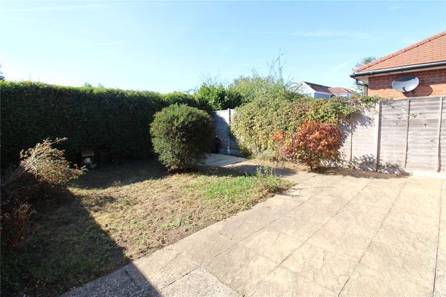 4, Ava Gardens, Hampshire photo 4
