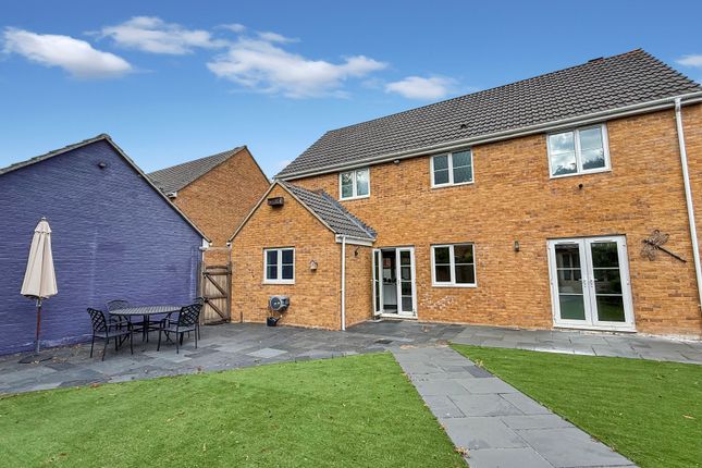 31, Bashkir Road, Westbury photo 2