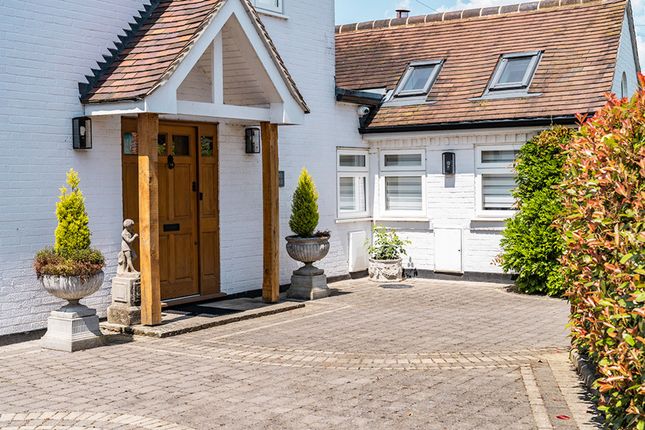 Thumbnail Cottage for sale in Swan Lane, Stock, Ingatestone