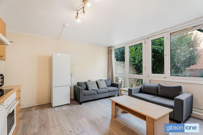 19, Hersham Close, Roehampton photo 3