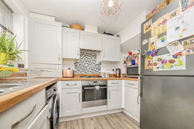 16, Hornbeam Close, Ipswich photo 4