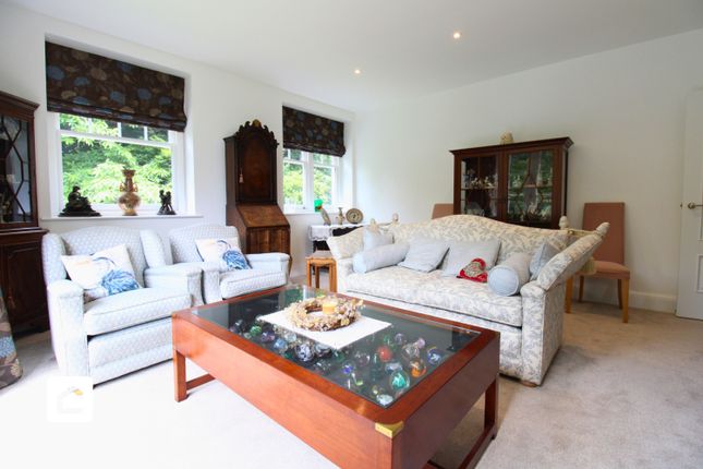Flat 4, The Croft, Buckland Road, Reigate photo 4