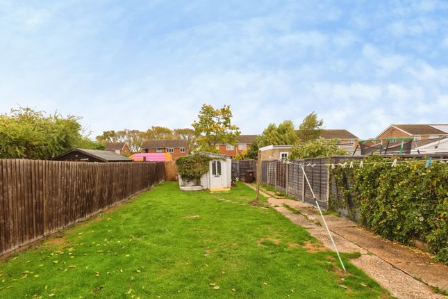 Weedon Road, Buckinghamshire photo 2