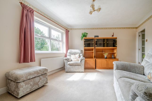 Flat 16, Mayfair Court, Chichester photo 3