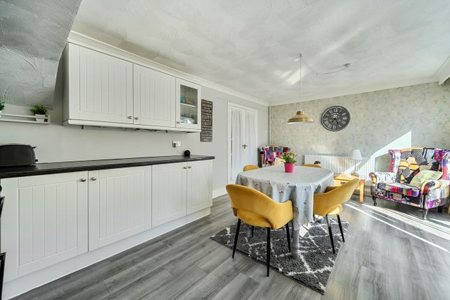 38, Woodrow Drive, Berkshire photo 4