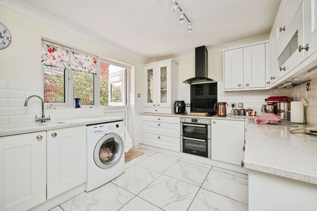 6, Van Diemens Way, Huntingdon photo 2