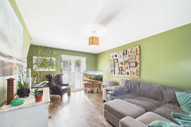 7, Budd Close, Devon photo 2