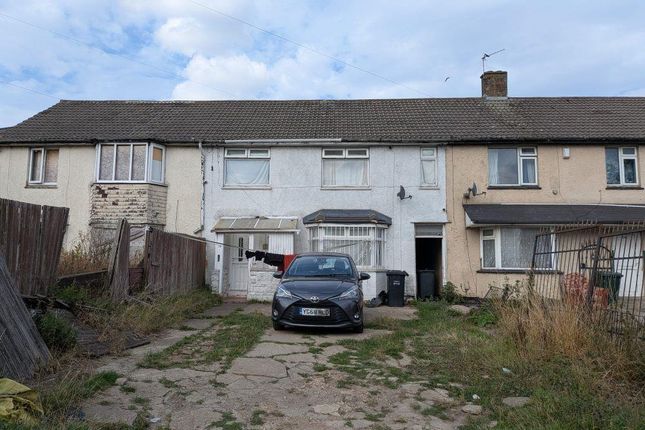 3-bed semi-detached on 18, Farway, Bradford, £83,000