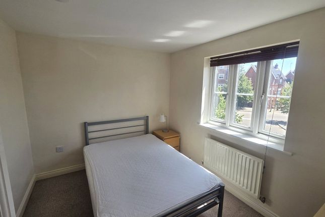 Room 4, 4, Millgrove Street, Wiltshire photo 2