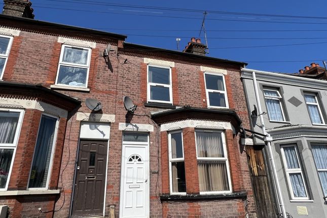 Thumbnail Terraced house to rent in Dallow Road, Luton