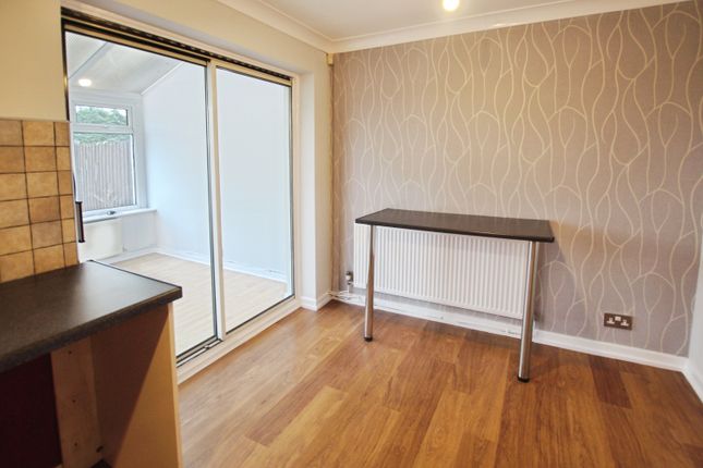 Taylor Road, Haydock photo 5