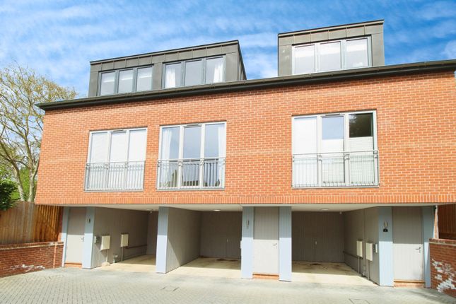 Town house to rent in Out Westgate, Bury St Edmunds