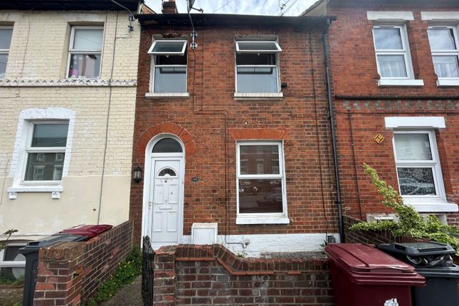 Terraced house to rent in Bedford Road, Reading, Berkshire