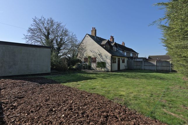 70 Newtown, Henlow photo 4