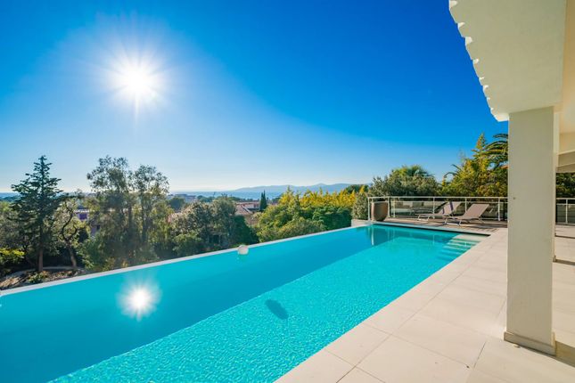 Villa for sale in St Raphael, St Raphaël, Ste Maxime Area, French Riviera