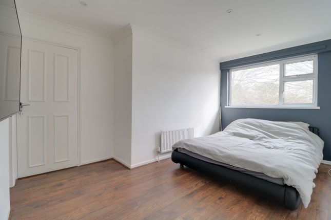 Town house for sale in New Cheveley Road, Newmarket