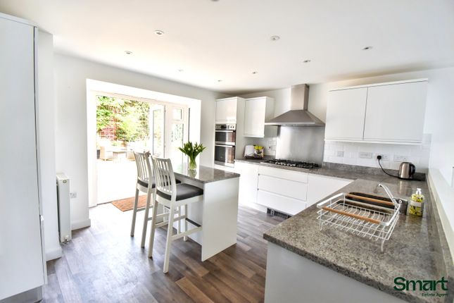 14, Sand Grove, Exeter photo 4