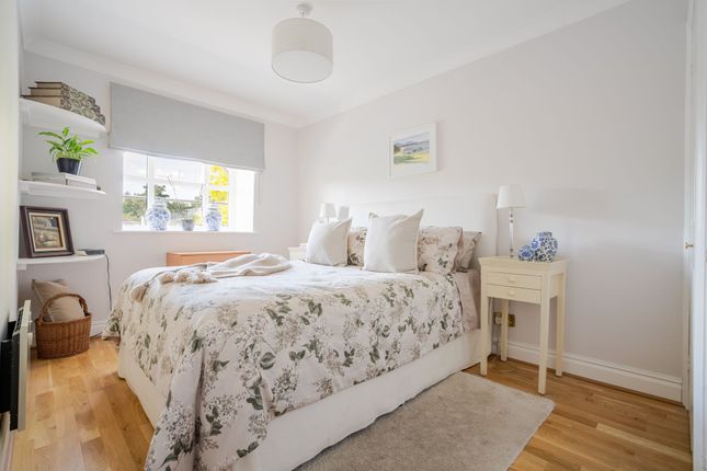 23 Sovereign Court, Ascot photo 4