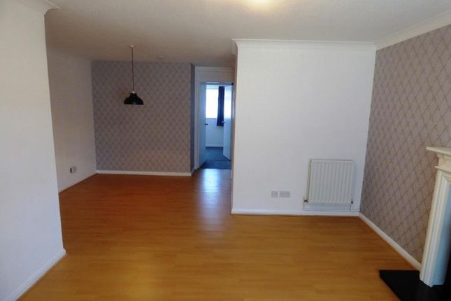 3, Whitelands Way, Romford photo 4