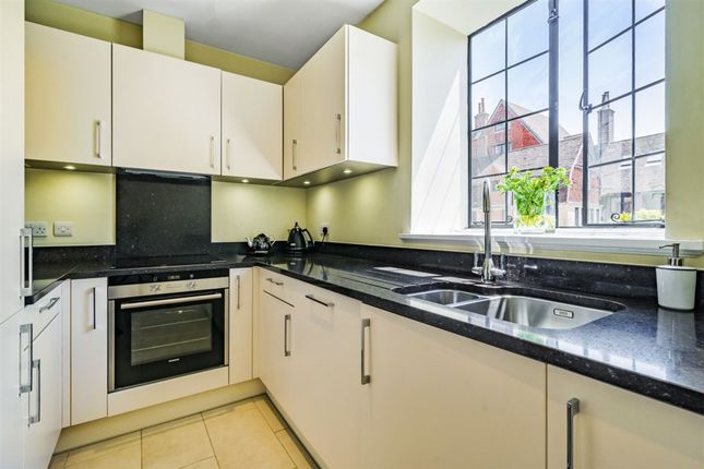 50 King Edward VII Apts Kings Drive, Midhurst, Midhurst photo 4