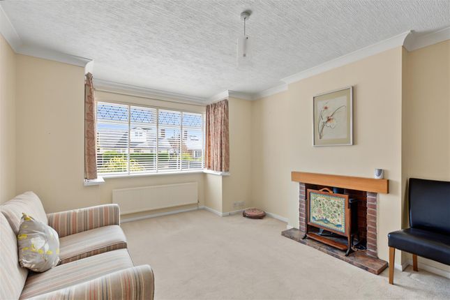 2, Dale Close, Derbyshire photo 2