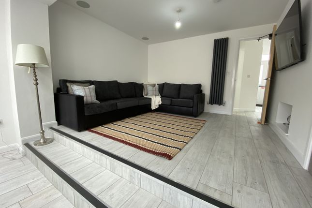 Rhymney Street(*), Cardiff photo 3