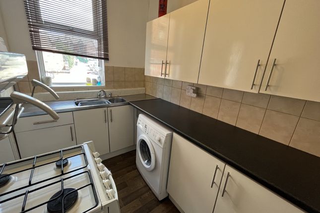14, Pearson Avenue, West Yorkshire photo 3