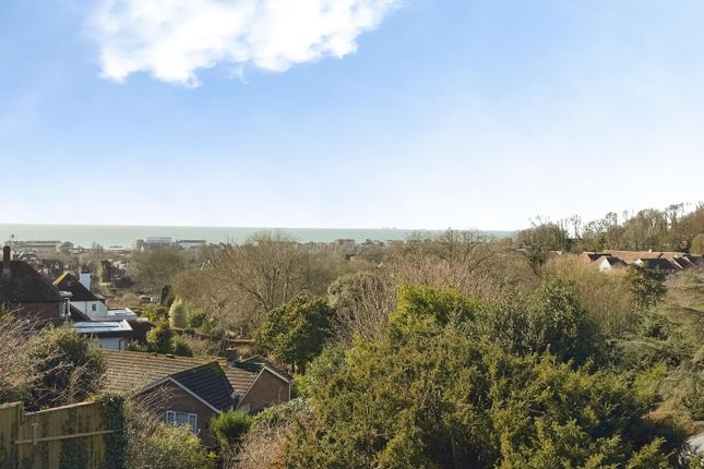 2 The Halt, Blackhouse Hill, Hythe photo 3