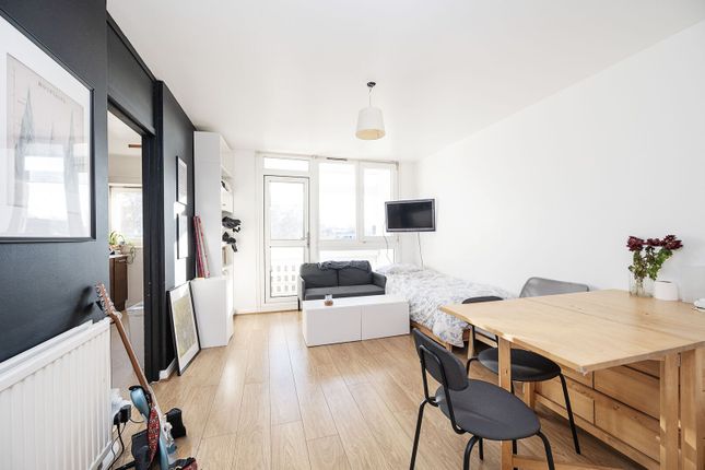 3-bed flat on Penton Rise, King's Cross, £5,500/mo