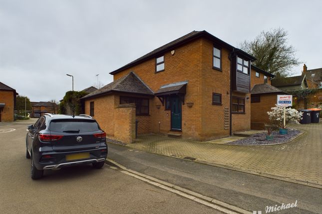 Thumbnail Detached house for sale in Lovent Drive, Leighton Buzzard, Bedfordshire