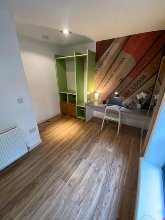 19 Whitegate Road, Huddersfield photo 5