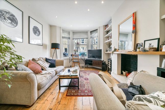 Thumbnail Flat to rent in Ballater Road, Clapham North