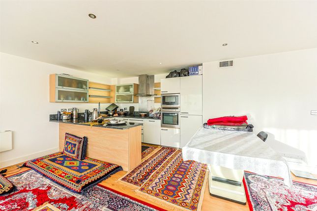 Flat 42, Pinnacle House, 15, Heritage Avenue, Colindale photo 3