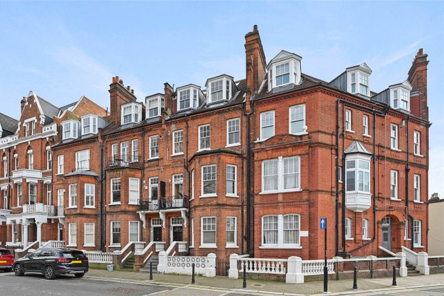 Flat for sale in Addison Gardens, Brook Green, London