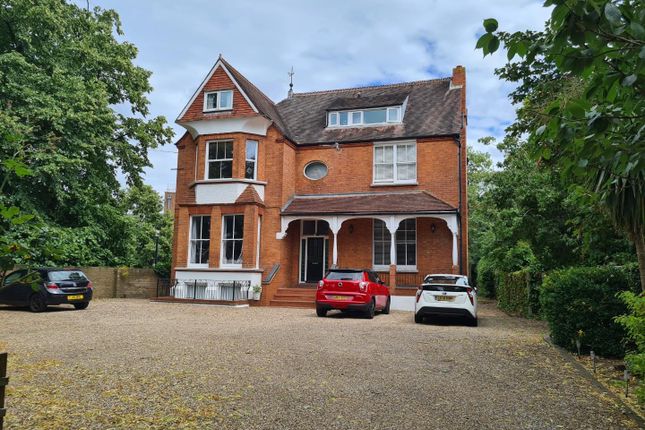 Thumbnail Flat for sale in North Street, Carshalton