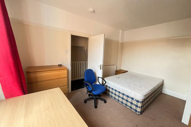 Flat 2, 19, Imperial Avenue, Leicester photo 5