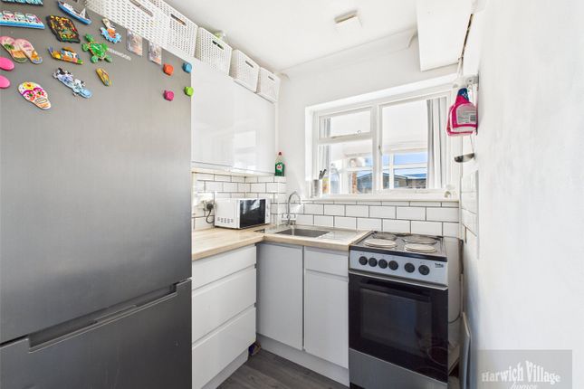 83, Norman Way, Clacton-on-Sea photo 4
