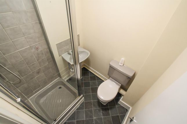 Flat 10, 130, High Street, Lowestoft photo 4