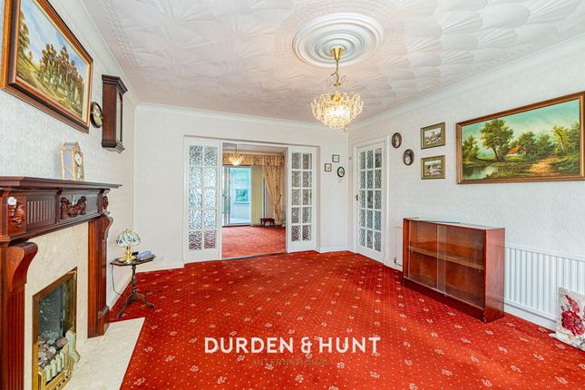 16 Nelwyn Avenue, Hornchurch photo 2