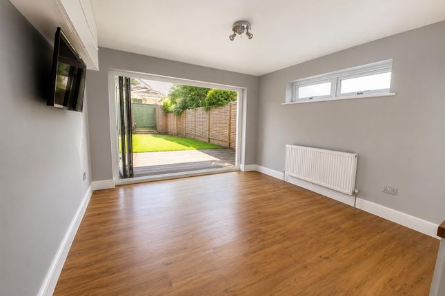 7, Canterbury Road, Worthing photo 2
