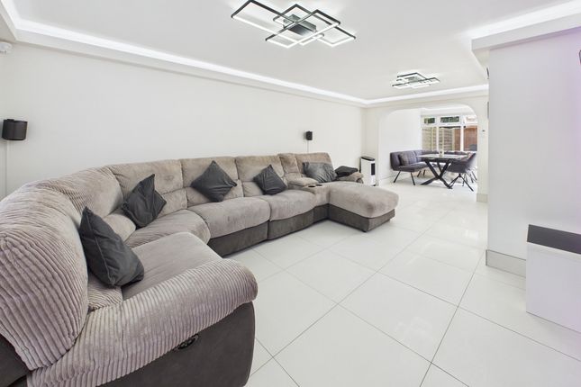 51, Micklem Drive, Hemel Hempstead photo 4